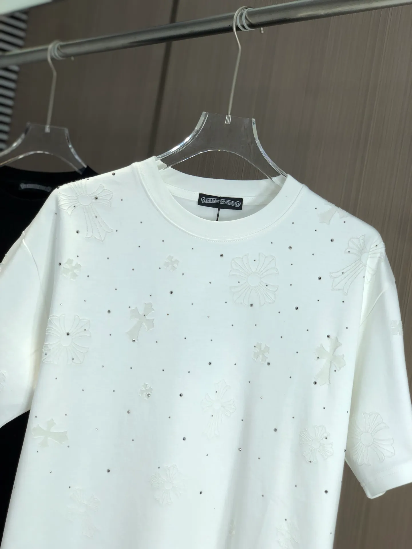 🅿️210 Cro 2025 Spring and Summer New Style Round Neck Short Sleeves Laser Burning Process ➕ Full Body Diamonds Made of High Weight 320g Double Yarn Combed Cotton Fabric Slightly Loose Fit The Fabric Feels Soft and Thick Same Style for Men and Women Color: Black White Code Number: SMLXLXXL